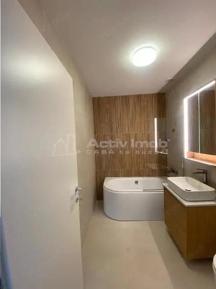 Apartament cu 3 camere decomandat în Dămăroaia