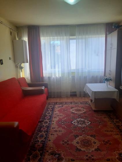 Garsonieră decomandată în Central