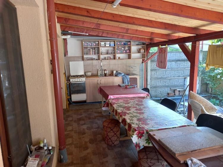 Casă cu 5 camere cu Teren 500 Mp în Titulescu