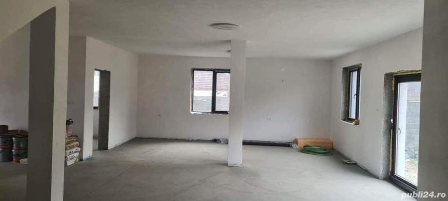 Casă cu 5 camere în Bârsești