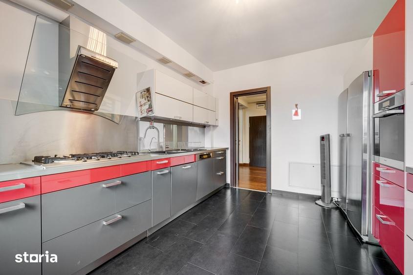 Apartament cu 3 camere în Străulești