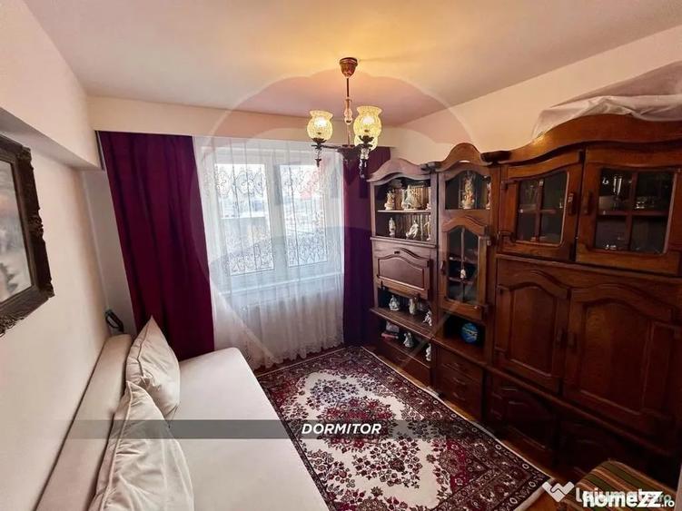 Apartament cu 4 camere decomandat în Traian