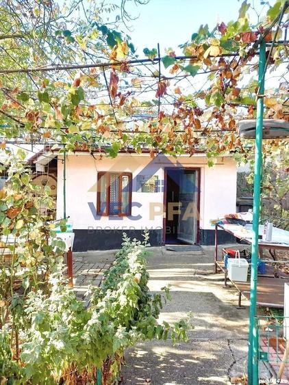 Casă cu 3 camere cu Teren 1274 Mp în Central