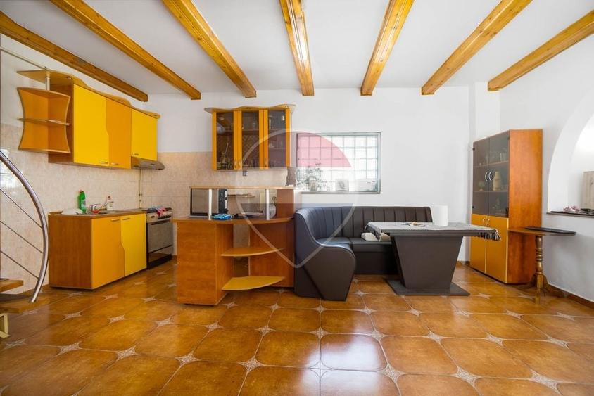 Apartament cu 4 camere decomandat, mobilat în Centrul Civic