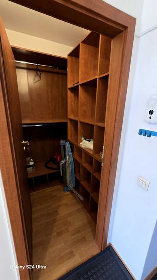 Garsonieră decomandată în Titan