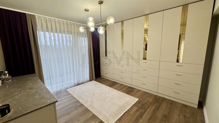 Casă individuală cu 10 camere cu Piscina în Cornu