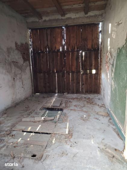 Casă cu 4 camere cu Teren 1554 Mp în Central