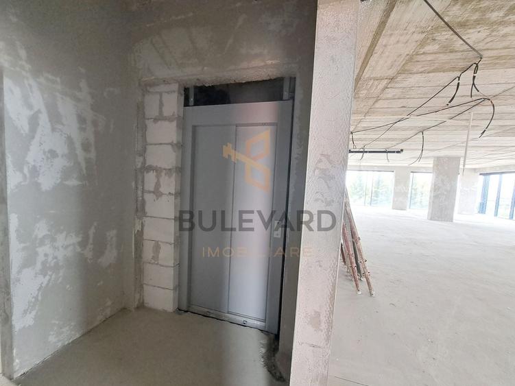 Spațiu comercial, de 1,365 mp, în Sânnicoară