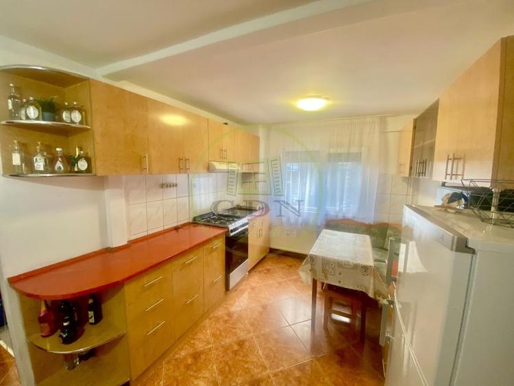 Apartament cu 3 camere semidecomandat în Rogerius