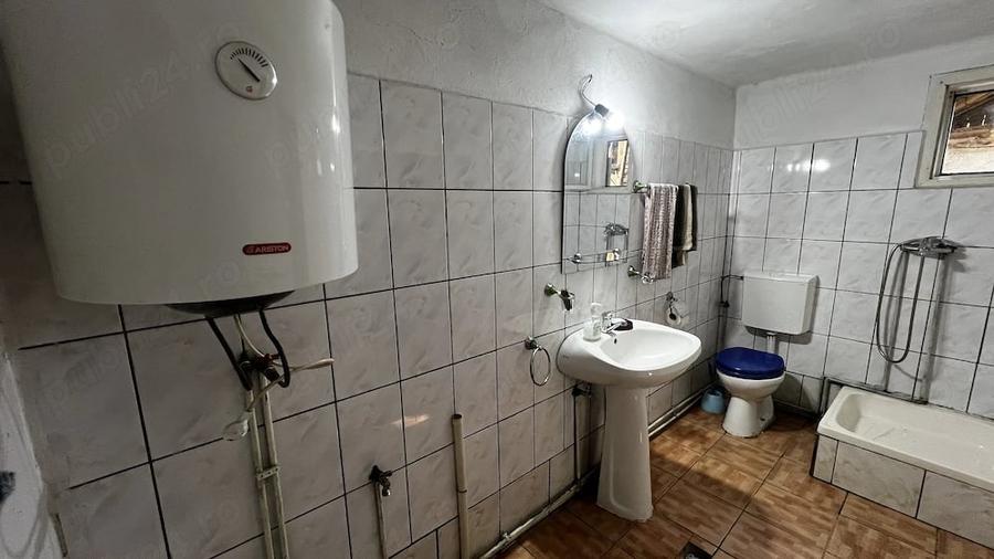 Casă cu Teren 2000 Mp în Pescari