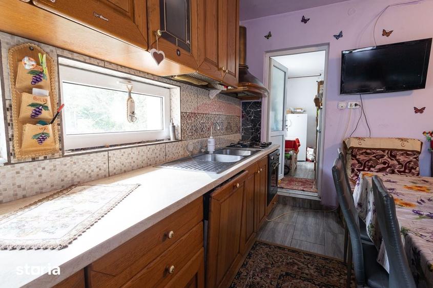 Casă cu 6 camere cu Teren 500 Mp în Băi