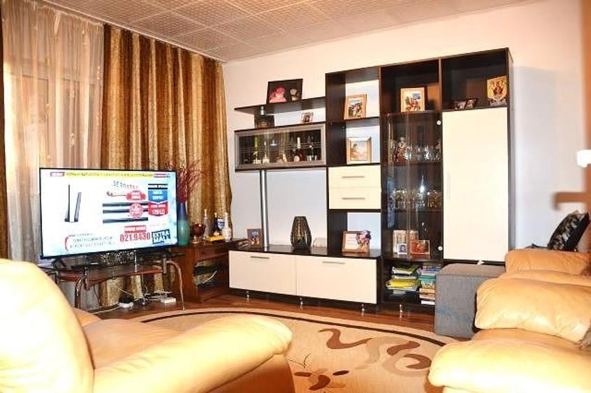 Apartament cu 3 camere decomandat în Micro 4