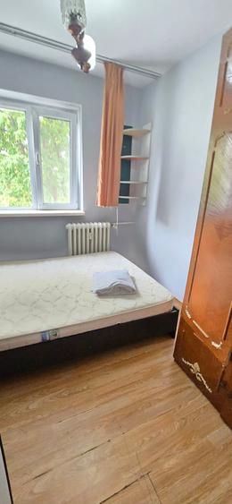 Apartament cu 2 camere semidecomandat în Podu Roș