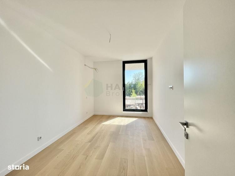 Apartament cu 3 camere decomandat în Tunari