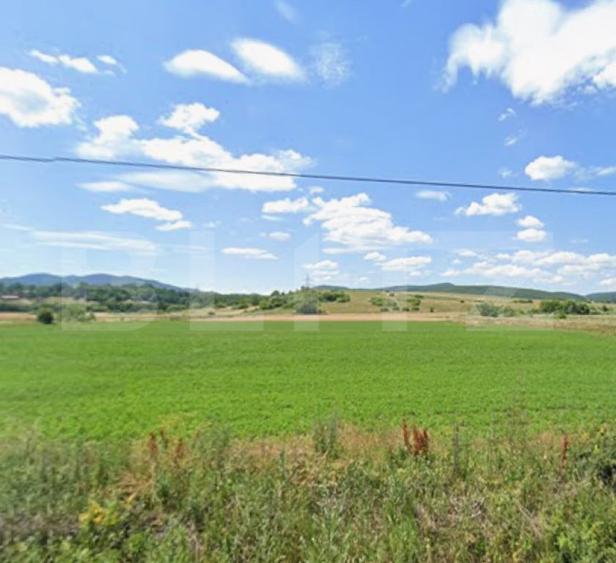 Teren de 10700 mp, în Măieruș