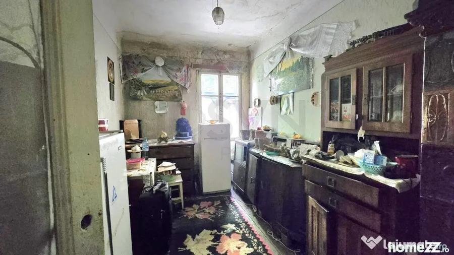 Casă cu 7 camere cu Teren 307 Mp în Victoriei