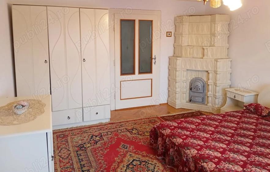 Casă cu 6 camere cu Teren 390 Mp în Central
