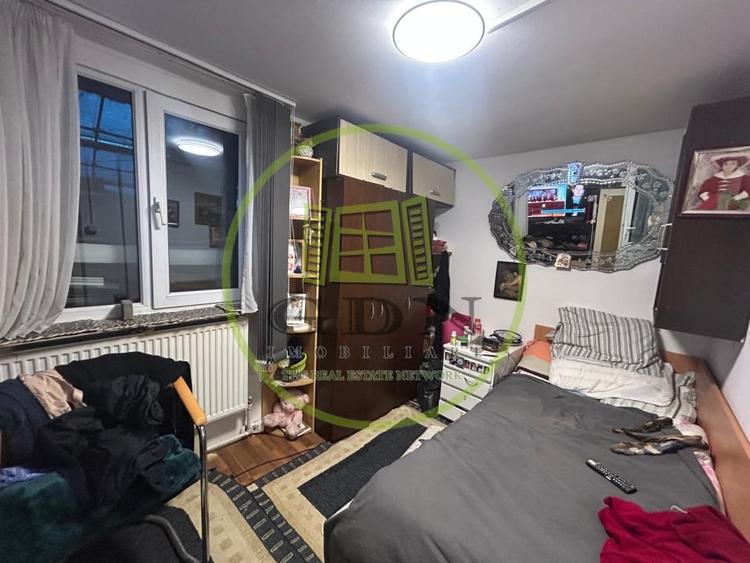 Casă individuală cu 3 camere cu Canalizare în Cârcea