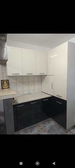 Apartament cu 3 camere decomandat în Exterior Vest