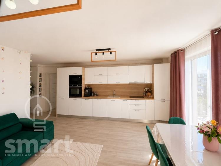 Apartament cu 3 camere semidecomandat, mobilat în Dâmbul Rotund