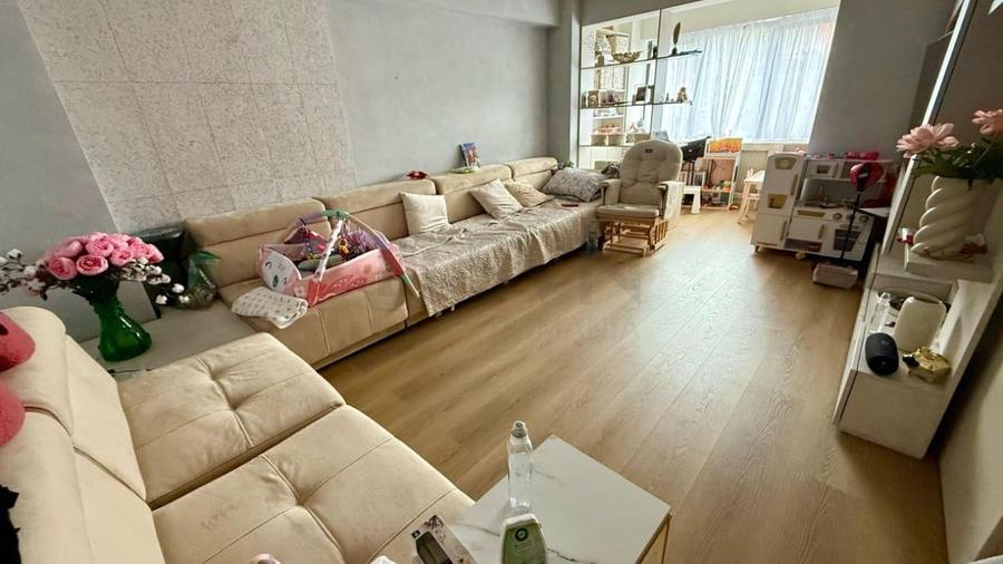 Apartament cu 3 camere decomandat, mobilat în P-ța Dorobanți