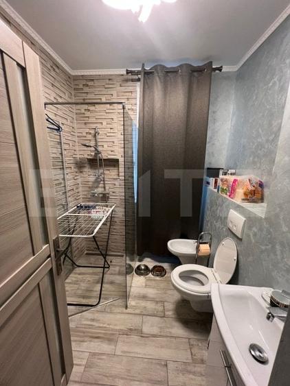 Apartament de vanzare, cu 3 camere, 92 mp, parcare, intermediar, zona VIVO - 6