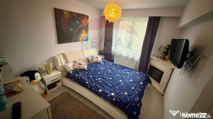 Apartament cu 3 camere semidecomandat în Central