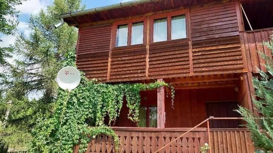 Casă cu 4 camere în Colibița