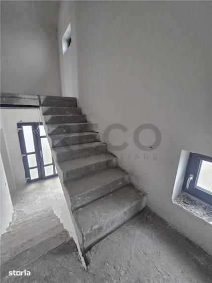 Casă cu 7 camere cu Teren 598 Mp în Sântandrei