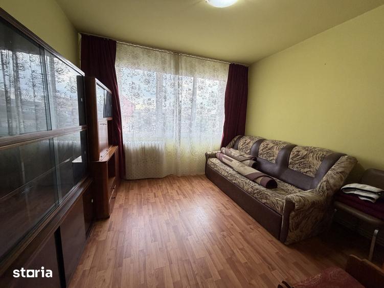 Apartament cu 2 camere semidecomandat în Micro 4