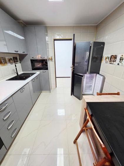 Apartament 3 camere de inchiriat, 9 Mai, 2 bai, beci - 2
