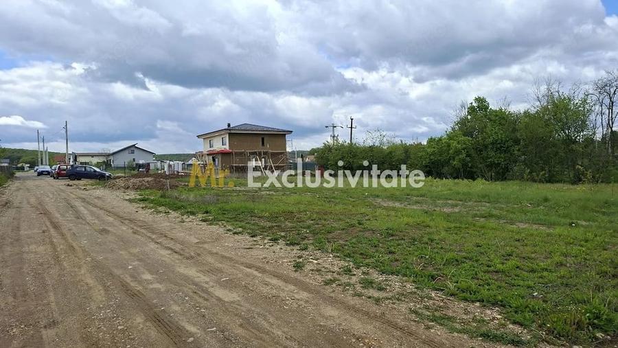 Teren de 500 mp, în Smeura