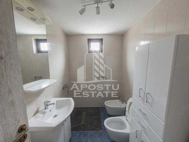 Casă cu 5 camere cu Teren 2972 Mp în Sânpetru Mic