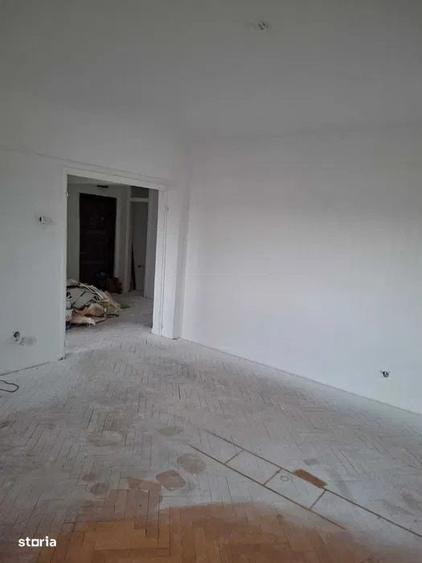 Apartament cu 3 camere în Unirii