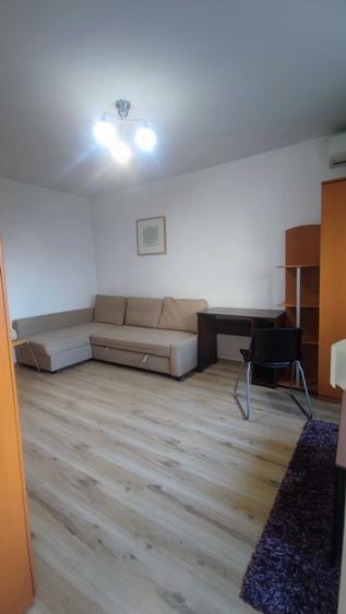 Garsonieră decomandată în Banu Manta