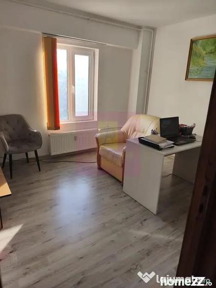 Apartament cu 3 camere decomandat în Decebal