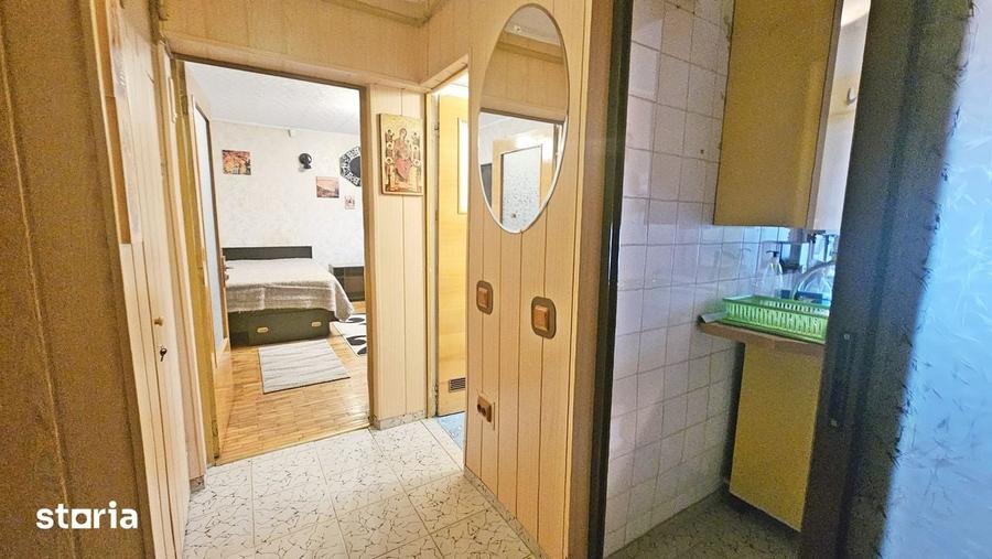 Garsonieră decomandată în Central