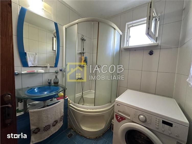Apartament cu 3 camere decomandat în Republicii