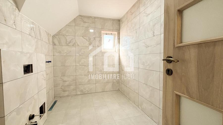 Casă individuală cu 5 camere cu Canalizare în Jucu de Sus