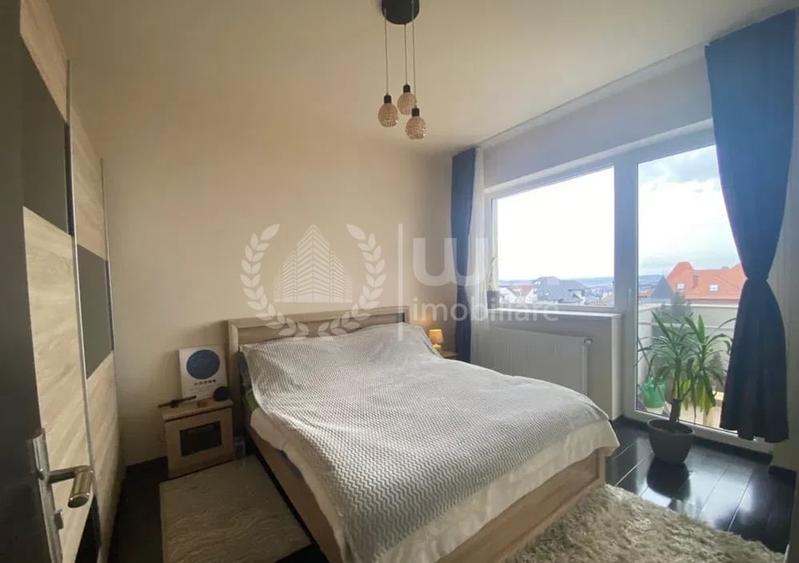Apartament cu 2 camere semidecomandat, mobilat în Bună Ziua