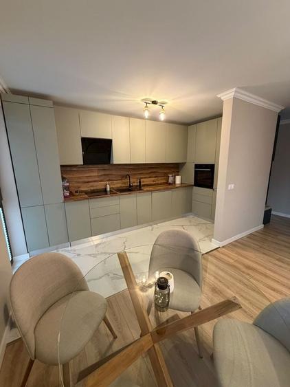Apartament cu 2 camere decomandat în Calea Moldovei