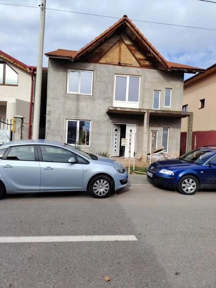 Casă cu 4 camere cu Teren 297 Mp în Central