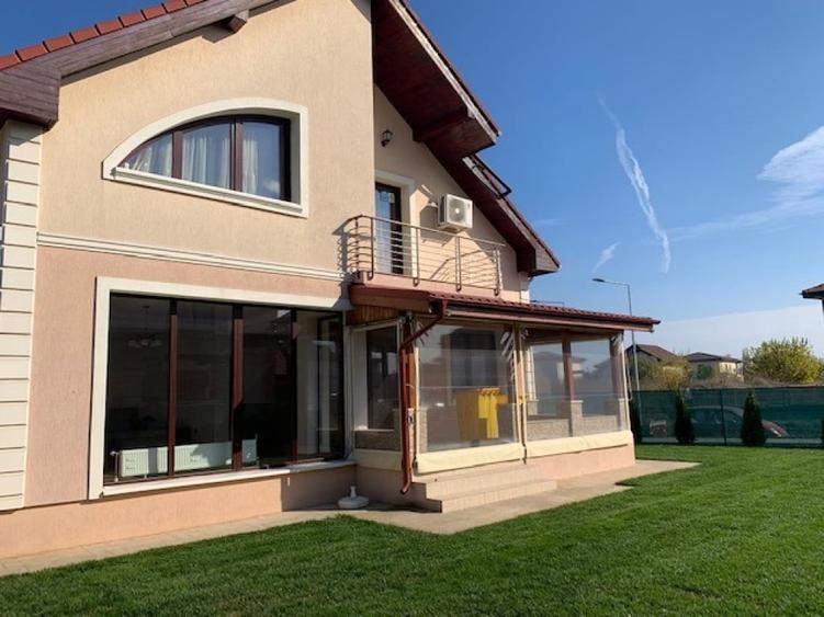 Casă cu 5 camere cu Teren 450 Mp în Central
