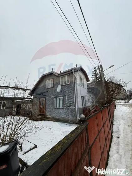 Casă cu 4 camere cu Teren 694 Mp în Central