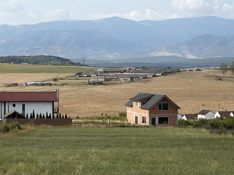 Casă cu 4 camere în Daia