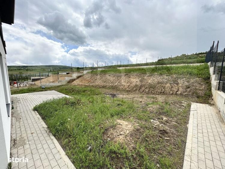 Casă cu 4 camere în Luna