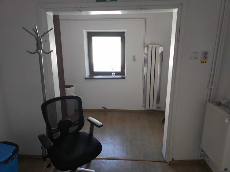 Casă cu 3 camere cu Teren 181 Mp în Exterior Vest