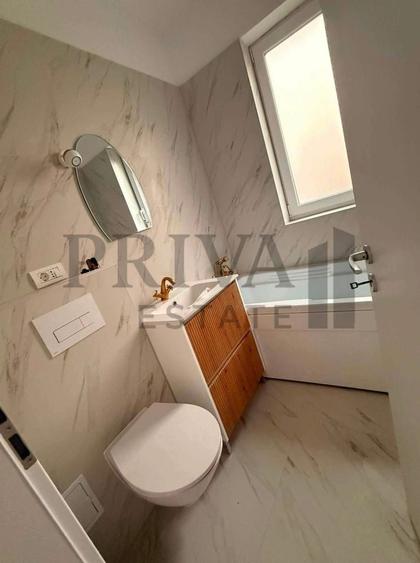 Apartament cu 3 camere semidecomandat în Moșnița Nouă