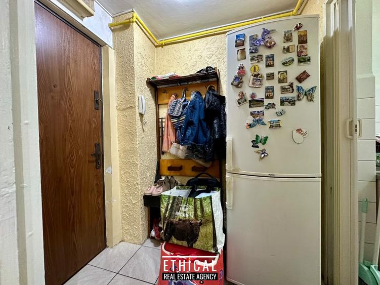Apartament cu 2 camere semidecomandat, mobilat în Gorjului