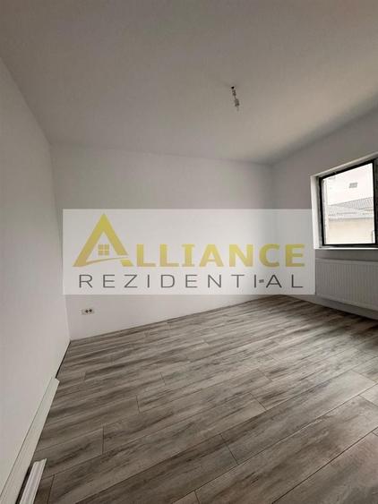 Duplex cu 4 camere decomandat cu Canalizare în Central